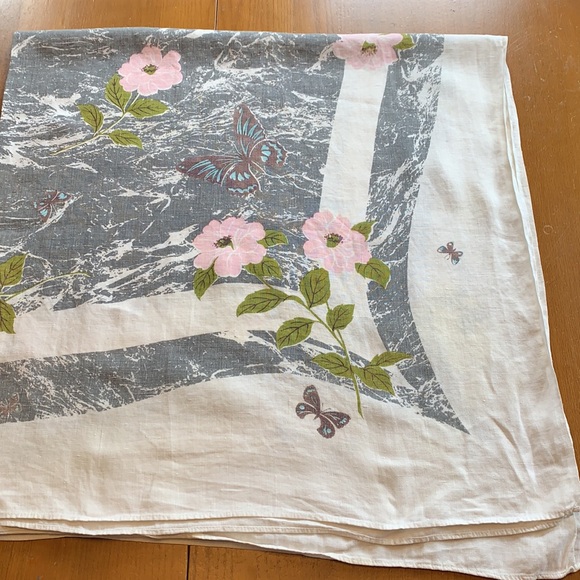 Vintage Tablecloth 50”x50” - Picture 6 of 7